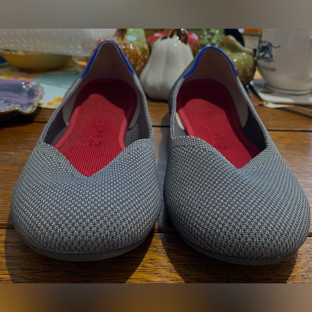 Size 11!  Rothy’s Grey & Cranberry Shoes w/Blue End. Excellent Used Condition - Picture 3 of 15